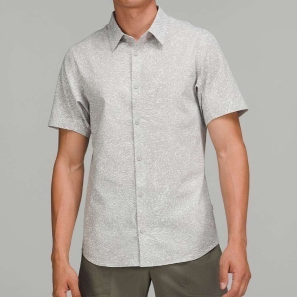 Lululemon Mens Airing Easy Short Sleeve Shirt - Small